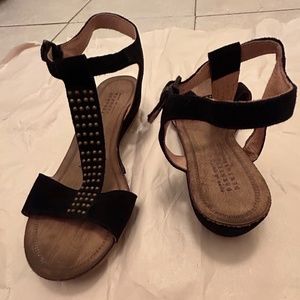 Barneys Black Suede T-Strap, Low Wedge Sandals Made in Italy, EU Size 41 (US 10)